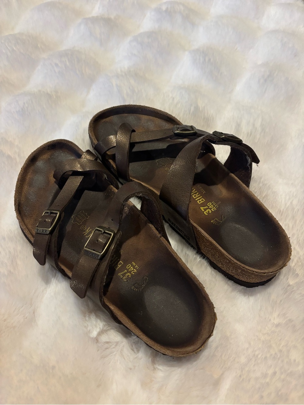Birkenstock Mayari Dark Bronze Sz 38